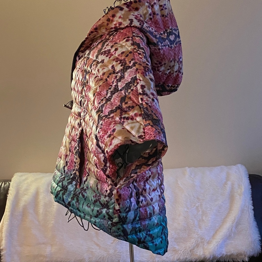 Think Royln The Heroine Oversized Quilted Python-Print Down Poncho Puffy XS/S - Picture 3 of 9